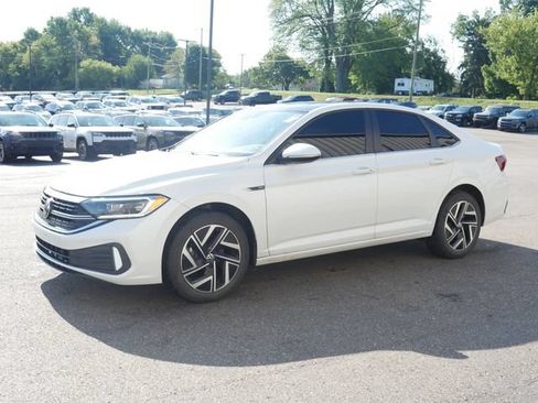 Used 2022 Volkswagen Jetta SEL FWD image 2