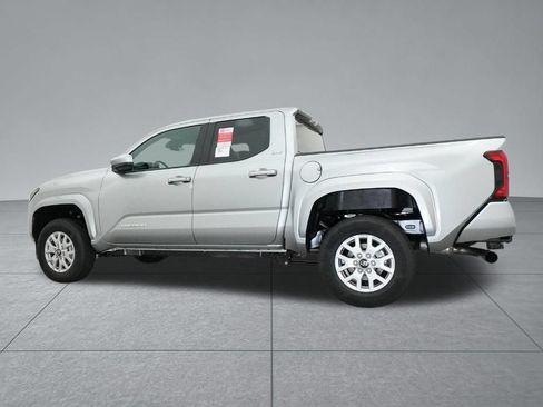 Used 2026 Toyota Tacoma SR5 RWD image 23