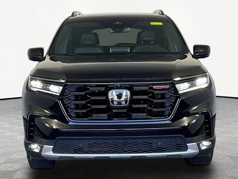 Used 2024 Honda Pilot TrailSport image 2