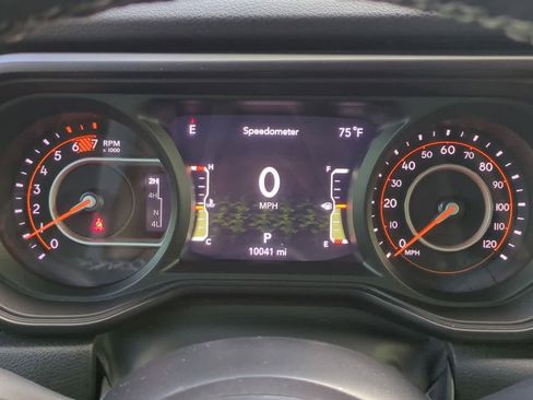 Certified 2025 Jeep Wrangler Willys image 33