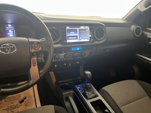 Used 2021 Toyota Tacoma TRD Off-Road image 33