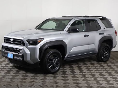 Used 2025 Toyota 4Runner SR5 AWD/4WD image 6