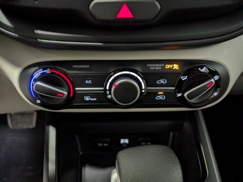 Used 2025 Kia Soul LX w/ LX Technology Package image 20