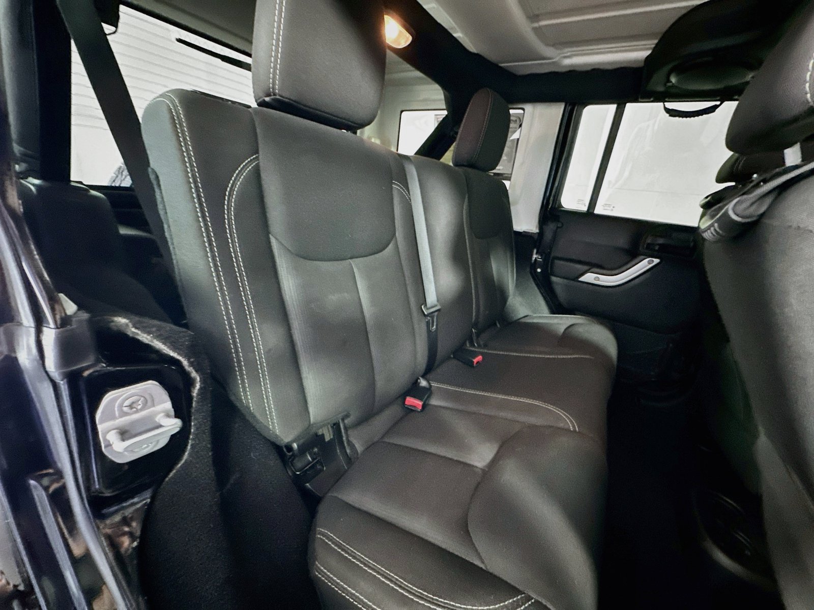 Used 2014 Jeep Wrangler Unlimited Sahara w/ Dual Top Group AWD/4WD image 25