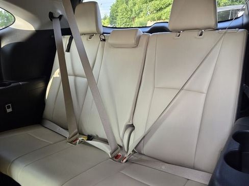 Used 2021 Toyota Highlander XLE AWD/4WD image 11