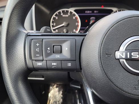 Used 2023 Nissan Rogue SV image 8