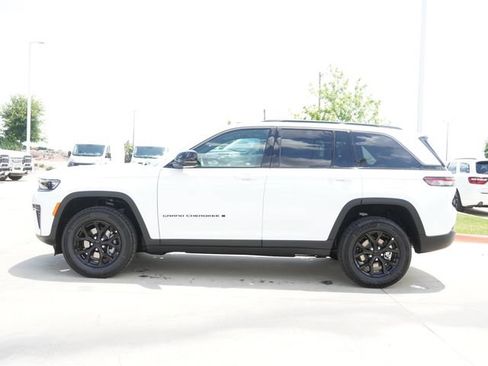 New 2026 Jeep Grand Cherokee Altitude AWD/4WD image 6
