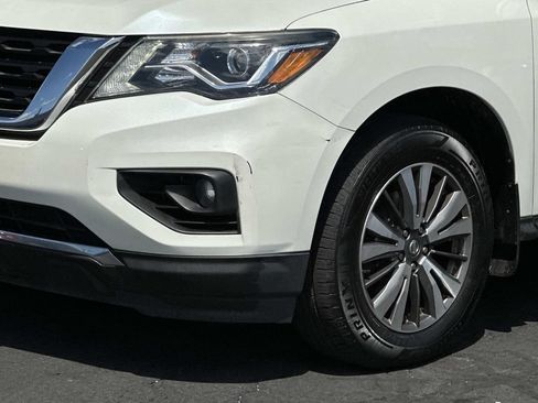 Used 2017 Nissan Pathfinder SL w/ SL Premium Package AWD/4WD image 8