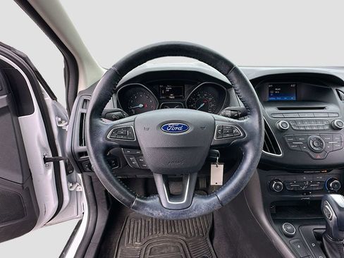 Used 2015 Ford Focus SE w/ Equipment Group 201A image 11