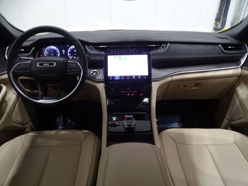 Used 2024 Jeep Grand Cherokee Limited image 29