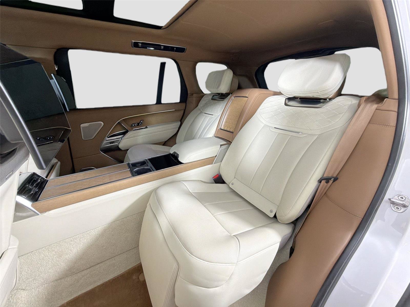 Certified 2022 Land Rover Range Rover SV AWD/4WD image 23
