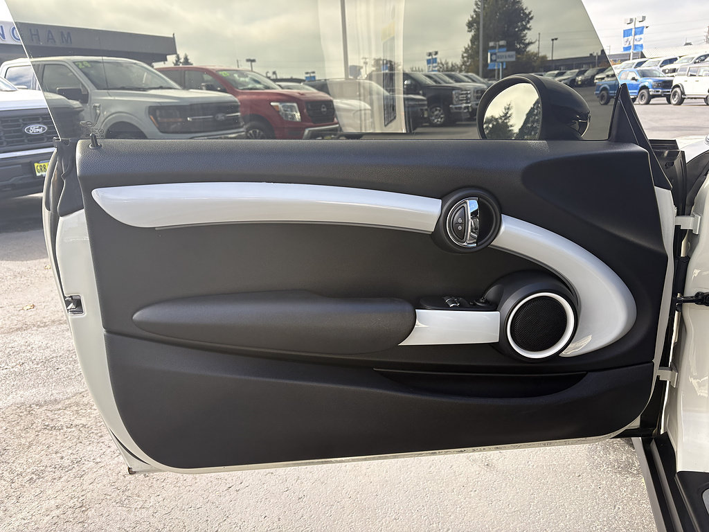 Used 2014 MINI Cooper 2-Door Hardtop FWD image 13