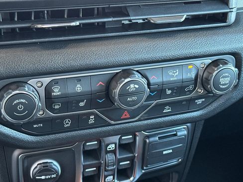 New 2026 Jeep Gladiator Sport AWD/4WD image 20