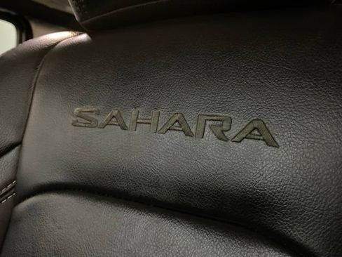 Used 2022 Jeep Wrangler Unlimited Sahara AWD/4WD image 67