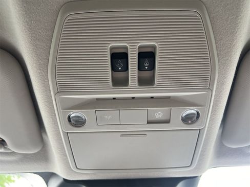 New 2025 Nissan Kicks SR w/ SR Premium Package FWD image 16