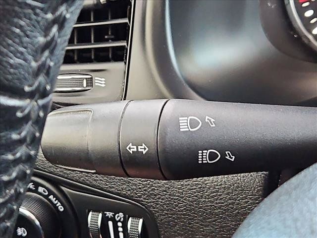 Used 2020 Jeep Renegade Altitude FWD image 25