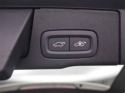 Used 2026 Volvo XC60 B5 Plus w/ Protection Package Premier image 31