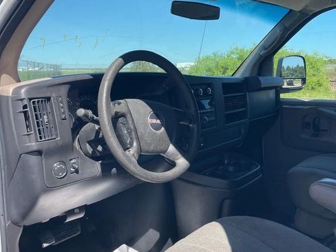 Used 2010 GMC Savana 3500 LT w/ LT Preferred Equipment Group RWD image 23