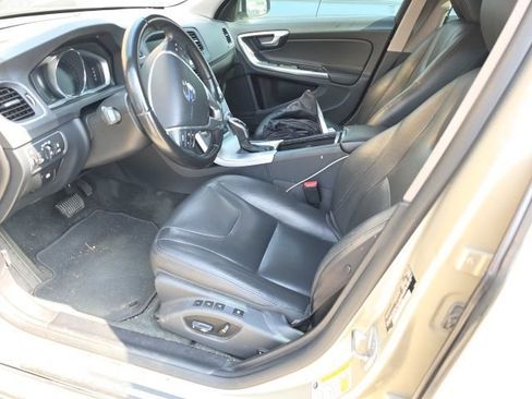 Used 2017 Volvo V60 T5 Premier w/ Convenience Package FWD image 5