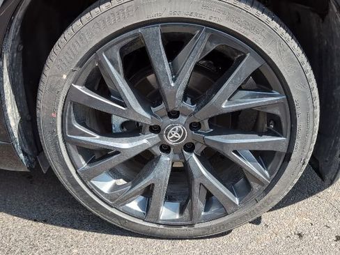 Used 2025 Toyota Crown Signia w/ Advanced Technology Package image 11