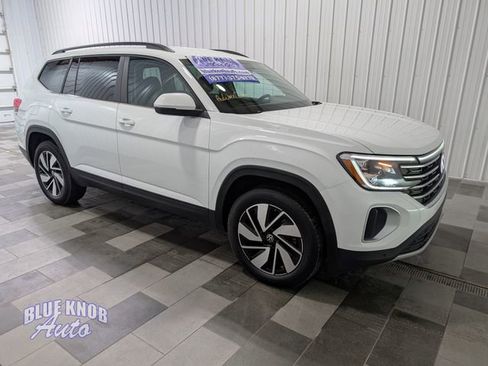 Used 2025 Volkswagen Atlas SE AWD/4WD image 5