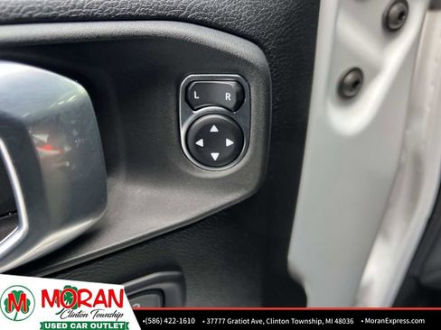 Used 2022 Jeep Gladiator Willys image 16