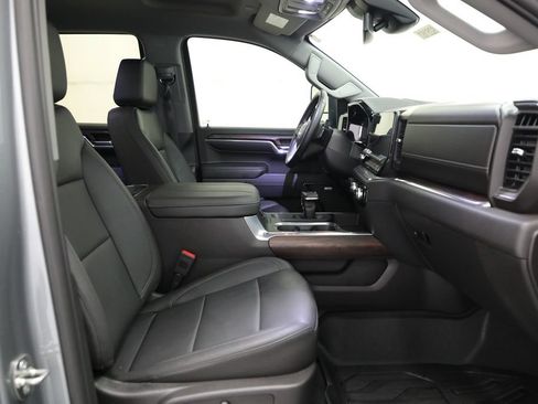Used 2024 GMC Sierra 1500 SLT w/ SLT Premium Package AWD/4WD image 8