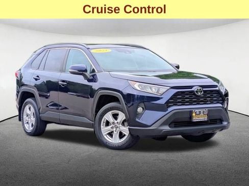 Used 2021 Toyota RAV4 XLE w/ Convenience Package AWD/4WD image 4