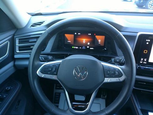 Used 2024 Volkswagen Atlas Peak Edition SEL AWD/4WD image 14