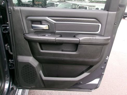 Certified 2025 RAM 2500 Big Horn AWD/4WD image 9