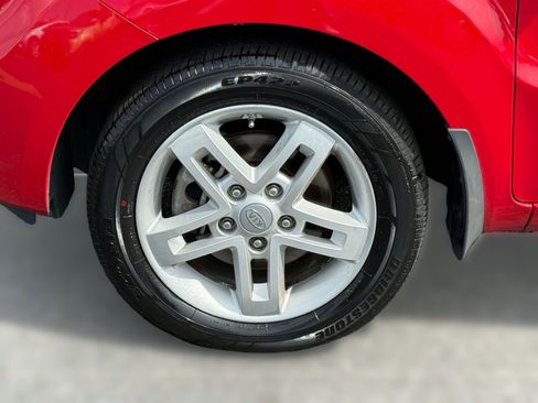 Used 2011 Kia Soul + image 12