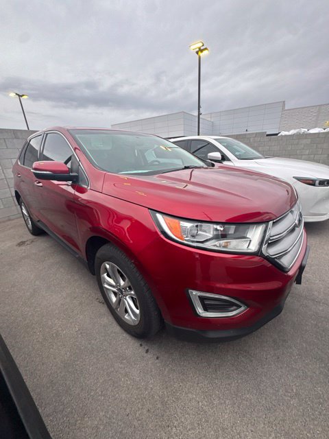 Used 2017 Ford Edge Titanium w/ Technology Package AWD/4WD image 2