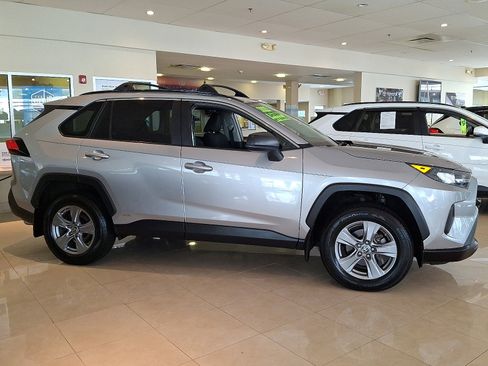 Certified 2022 Toyota RAV4 LE w/ Carpet Mat Package (TMS) image 8