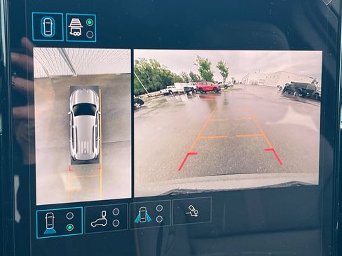 New 2026 GMC Acadia AT4 w/ Luxury Package AWD/4WD image 18