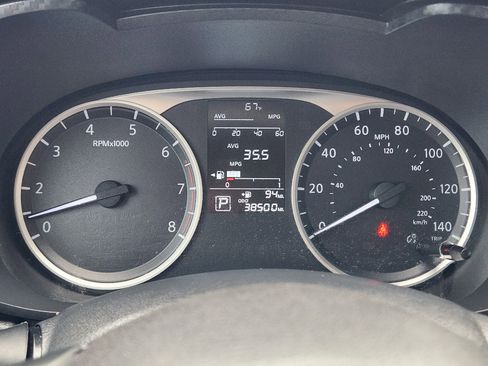 Used 2024 Nissan Versa S w/ Trunk Package image 15