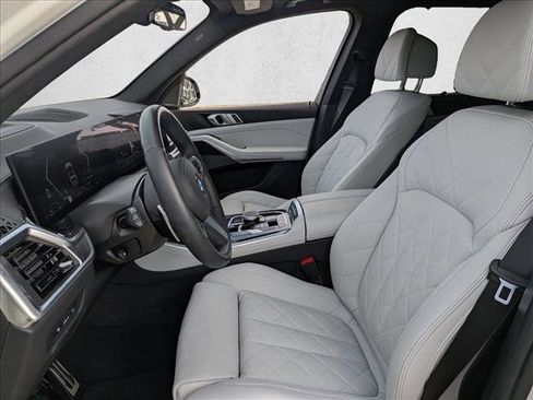 Certified 2025 BMW X5 xDrive40i w/ M Sport Package image 10