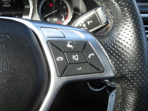 Used 2013 Mercedes-Benz E 350 4MATIC Sedan image 22