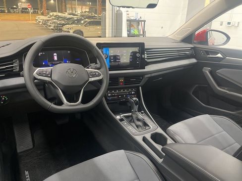 New 2026 Volkswagen Jetta SE FWD image 11