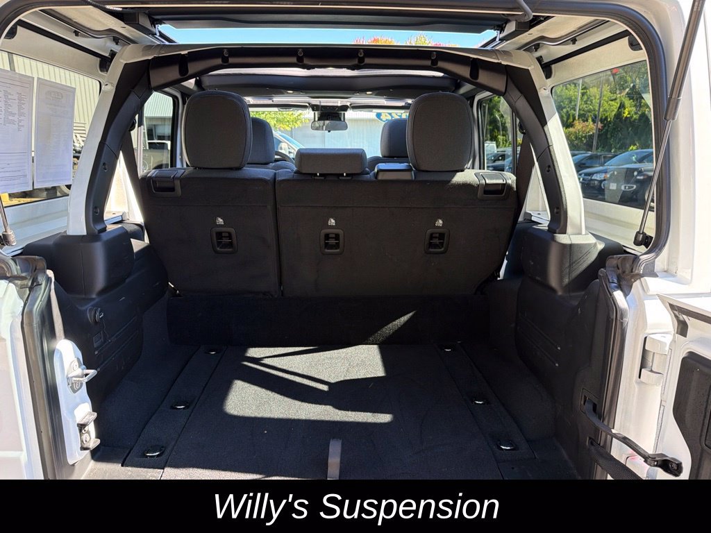 Used 2024 Jeep Wrangler Unlimited AWD/4WD image 37