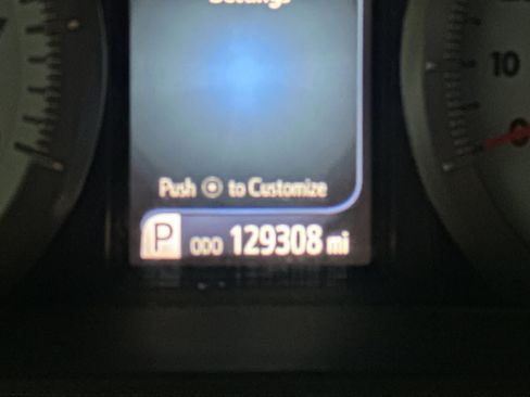 Used 2015 Toyota Sienna SE FWD image 26