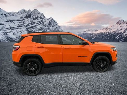 New 2026 Jeep Compass Latitude image 6