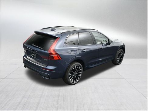 New 2026 Volvo XC60 B5 Ultra w/ Protection Package Premier AWD/4WD image 17