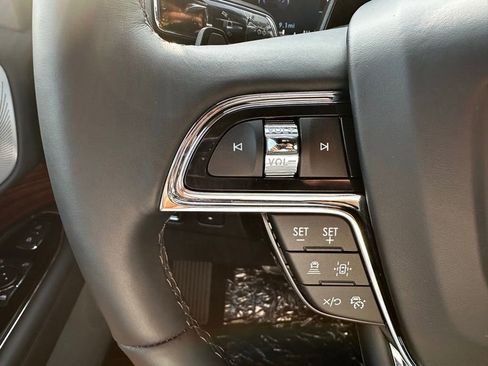 Used 2024 Lincoln Navigator Reserve AWD/4WD image 15