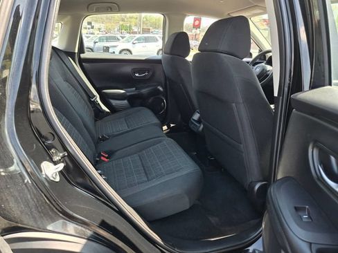 Used 2023 Honda HR-V LX image 17