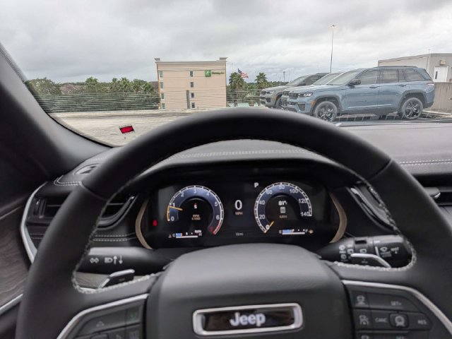 New 2027 Jeep Grand Cherokee Limited AWD/4WD image 31