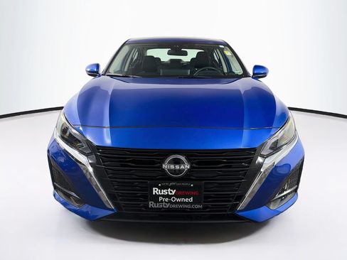 Used 2025 Nissan Altima 2.5 SV w/ SV Special Edition Package AWD/4WD image 2