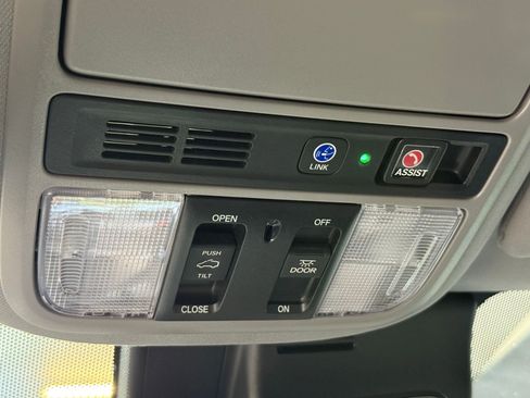 Used 2021 Honda Pilot Touring image 34