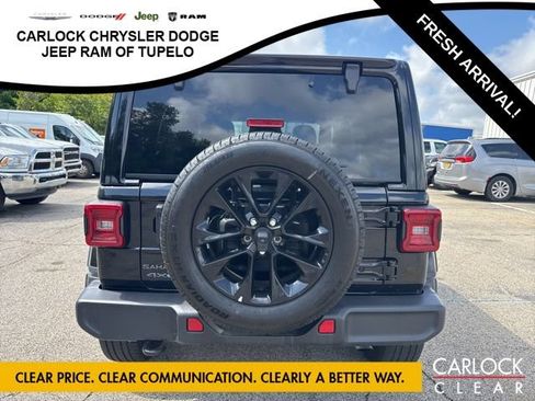 Used 2025 Jeep Wrangler Unlimited Sahara AWD/4WD image 8