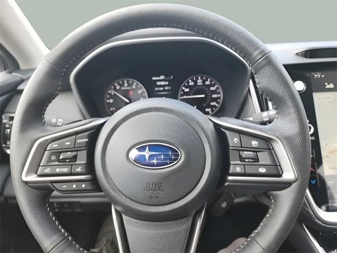Used 2025 Subaru Outback Limited image 13