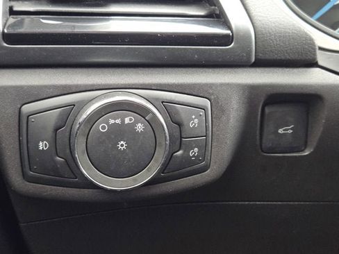 Used 2015 Ford Fusion SE w/ Equipment Group 201A image 22